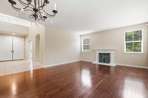 Living - 5011 Pacific Crest Dr, Seaside, CA 93955 photo 2 of 14