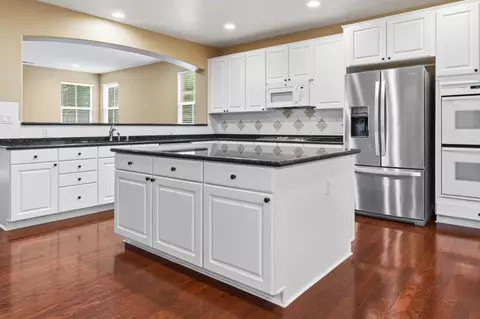 Kitchen - 5011 Pacific Crest Dr, Seaside, CA 93955 photo 3 of 7