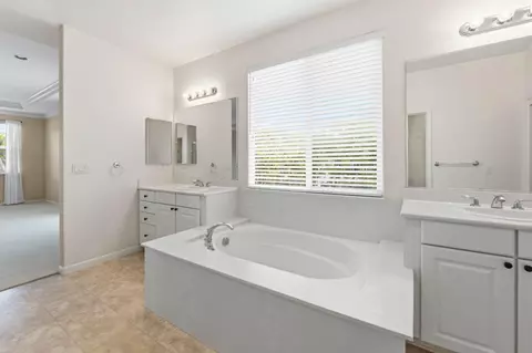 Bath - 5011 Pacific Crest Dr, Seaside, CA 93955 photo 4 of 4