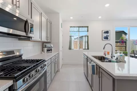 Kitchen - 2116 Willa Grace Ave, Manteca, CA 95337 photo 2 of 4