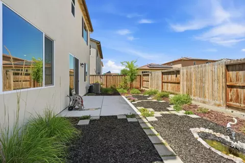 Exterior - 2116 Willa Grace Ave, Manteca, CA 95337 photo 6 of 6