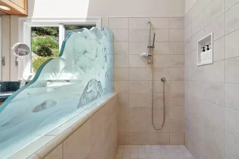Bath - 1880 Trout Gulch Rd, Aptos, CA 95003 photo 4 of 6