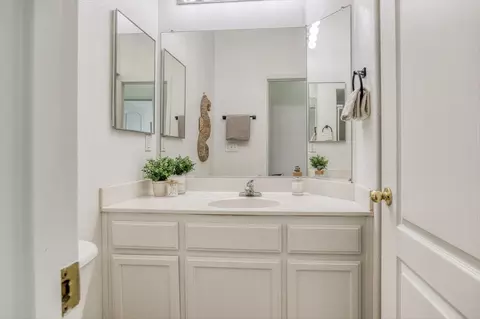 Bath - 643 E Springer Dr, Turlock, CA 95382 photo 1 of 3
