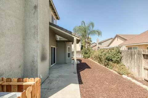 Exterior - 643 E Springer Dr, Turlock, CA 95382 photo 2 of 8