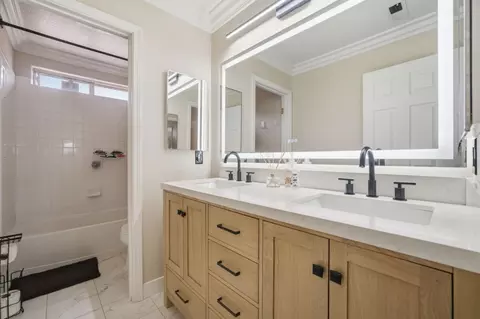 Bath - 1902 Whitman St, Salinas, CA 93906 photo 3 of 3