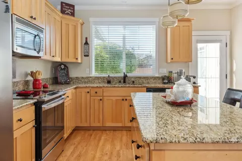 Kitchen - 136 Cottage Cir, Murphys, CA 95247 photo 2 of 5