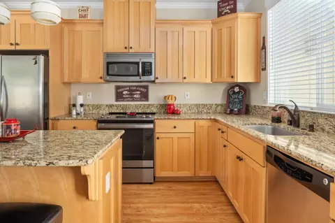 Kitchen - 136 Cottage Cir, Murphys, CA 95247 photo 3 of 5