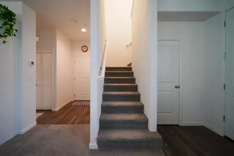Entry Way - 823 Mora Cir, Soledad, CA 93960 photo 5 of 8