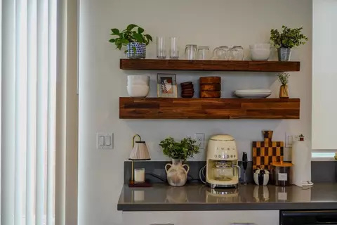 Kitchen - 823 Mora Cir, Soledad, CA 93960 photo 6 of 7