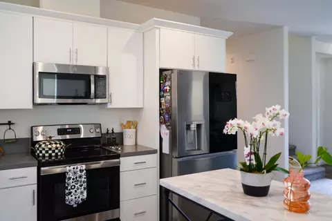 Kitchen - 823 Mora Cir, Soledad, CA 93960 photo 7 of 7