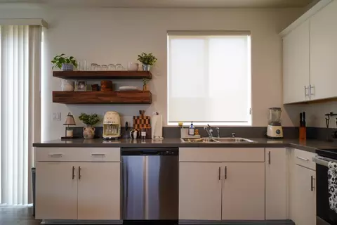 Kitchen - 823 Mora Cir, Soledad, CA 93960 photo 3 of 7