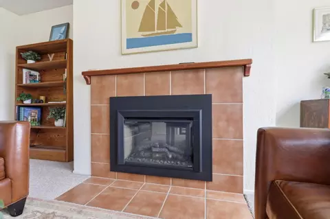Living - 101 Shell Dr 111, Watsonville, CA 95076 photo 4 of 5