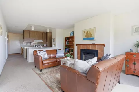 Living - 101 Shell Dr 111, Watsonville, CA 95076 photo 3 of 5