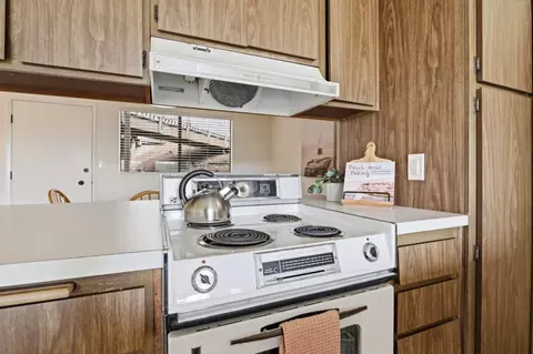 Kitchen - 101 Shell Dr 111, Watsonville, CA 95076 photo 3 of 5