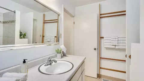 Bath - 14636 W Park Ave, Boulder Creek, CA 95006 photo 3 of 3