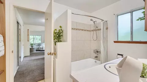 Bath - 14636 W Park Ave, Boulder Creek, CA 95006 photo 2 of 3