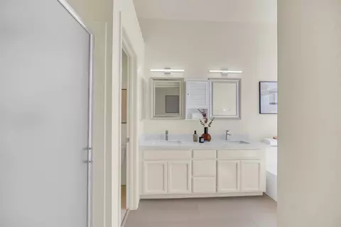 Bath - 4641 Hampton Falls Pl, San Jose, CA 95136 photo 2 of 8