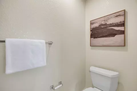 Bath - 4641 Hampton Falls Pl, San Jose, CA 95136 photo 8 of 8