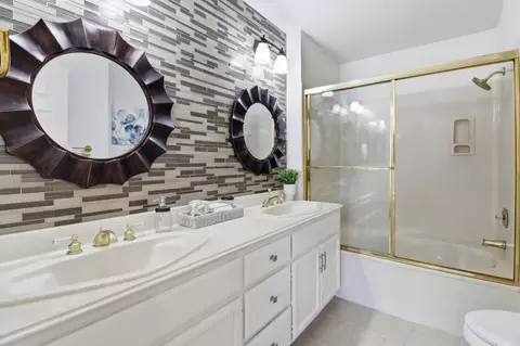 Bath - 242 Fairmeadow Way, Milpitas, CA 95035 photo 2 of 3