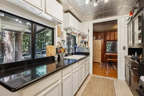 Kitchen - 421 Hillside Dr, Boulder Creek, CA 95006 photo 2 of 2