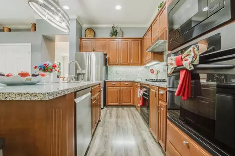 Kitchen - 2379 Gaines Ln, Tracy, CA 95377 photo 2 of 6