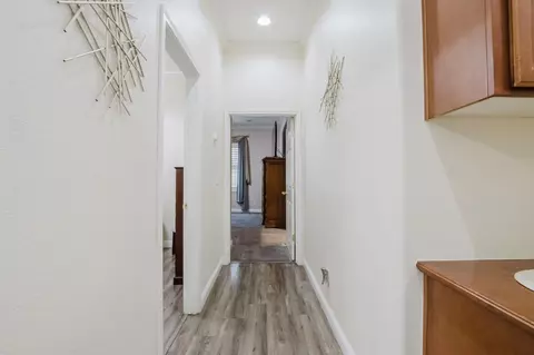 Entry Way - 2379 Gaines Ln, Tracy, CA 95377 photo 3 of 4