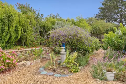 Exterior - 1976 Luzern St, Seaside, CA 93955 photo 8 of 12