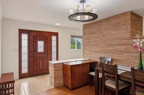 Entry Way - 1976 Luzern St, Seaside, CA 93955 photo 2 of 2