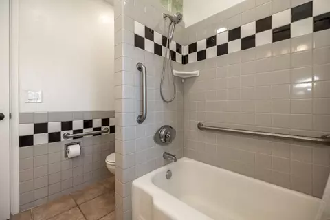 Bath - 420 Pilgrim Dr, Capitola, CA 95010 photo 2 of 4