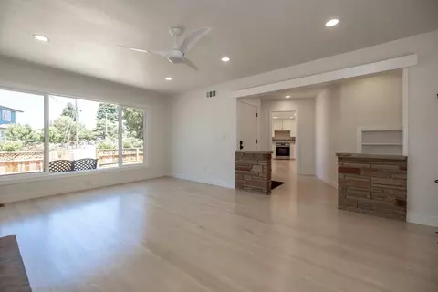 Living - 420 Pilgrim Dr, Capitola, CA 95010 photo 3 of 5