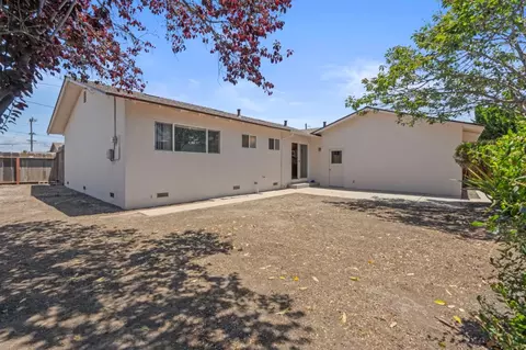 Exterior - 806 Columbia Ave, Salinas, CA 93901 photo 4 of 4