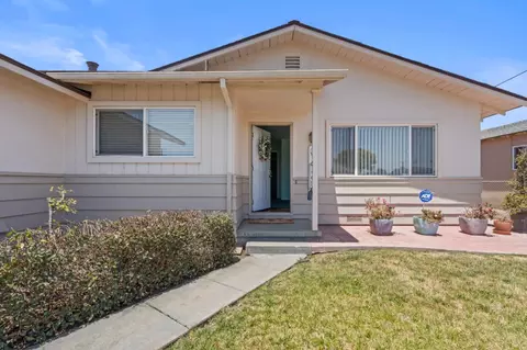 Exterior - 806 Columbia Ave, Salinas, CA 93901 photo 1 of 4