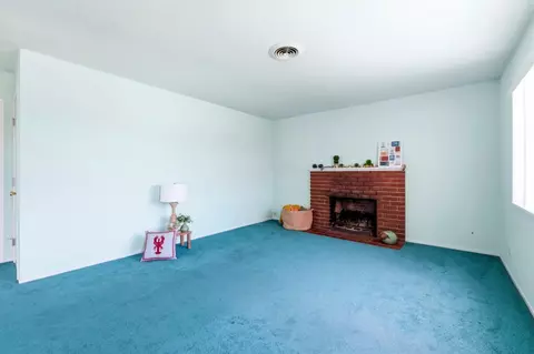 Living - 806 Columbia Ave, Salinas, CA 93901 photo 3 of 5