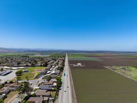 View/Area - 806 Columbia Ave, Salinas, CA 93901 photo 2 of 5
