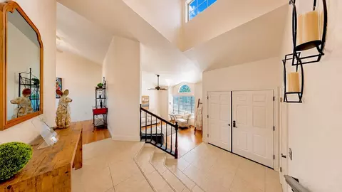 Entry Way - 4073 Saint George Pl, Turlock, CA 95382 photo 2 of 4