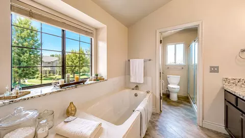 Bath - 4073 Saint George Pl, Turlock, CA 95382 photo 3 of 4