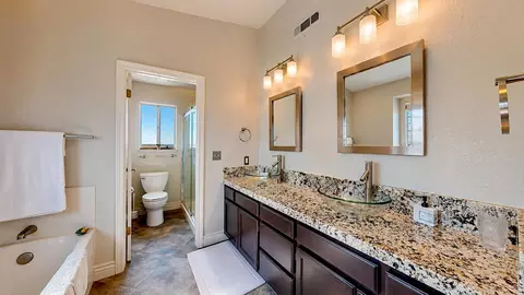 Bath - 4073 Saint George Pl, Turlock, CA 95382 photo 4 of 4