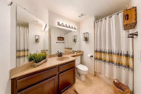 Bath - 4073 Saint George Pl, Turlock, CA 95382 photo 1 of 4