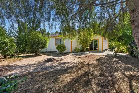 Exterior - 324 Barros St, Patterson, CA 95363 photo 4 of 8