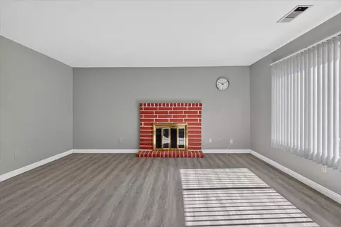 Living - 324 Barros St, Patterson, CA 95363 photo 2 of 3