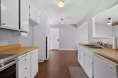 Kitchen - 324 Barros St, Patterson, CA 95363 photo 2 of 2