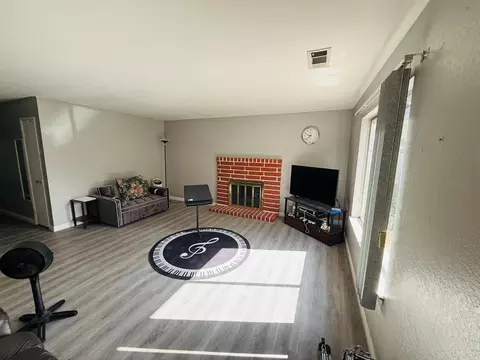 324 Barros St, Patterson, CA 95363 photo 2