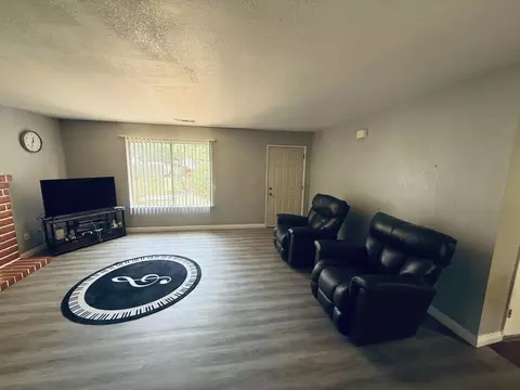 324 Barros St, Patterson, CA 95363 photo 4