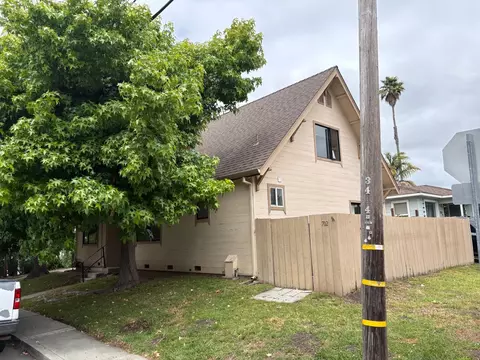 Exterior - 702 Beverly Ave, Capitola, CA 95010 photo 3 of 13