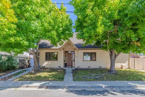 Exterior - 702 Beverly Ave, Capitola, CA 95010 photo 1 of 13