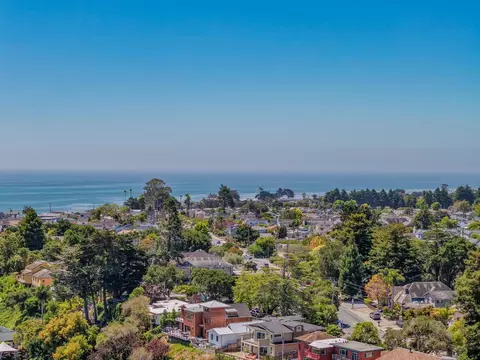 View/Area - 702 Beverly Ave, Capitola, CA 95010 photo 1 of 7