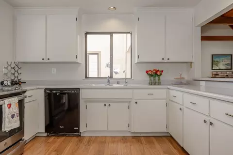 Kitchen - 702 Beverly Ave, Capitola, CA 95010 photo 4 of 7