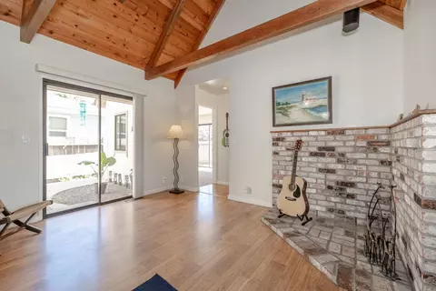 Living - 702 Beverly Ave, Capitola, CA 95010 photo 2 of 3