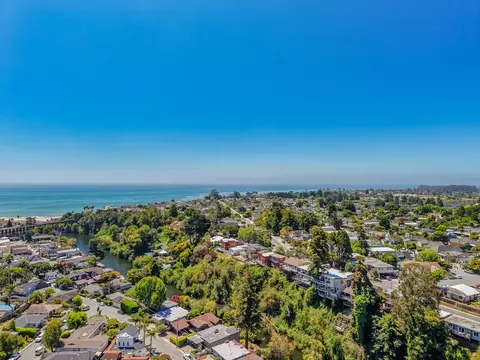 View/Area - 702 Beverly Ave, Capitola, CA 95010 photo 3 of 7
