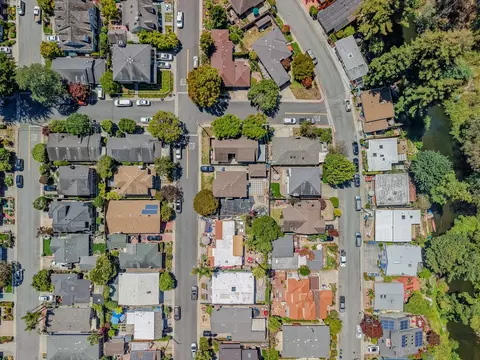 View/Area - 702 Beverly Ave, Capitola, CA 95010 photo 5 of 7